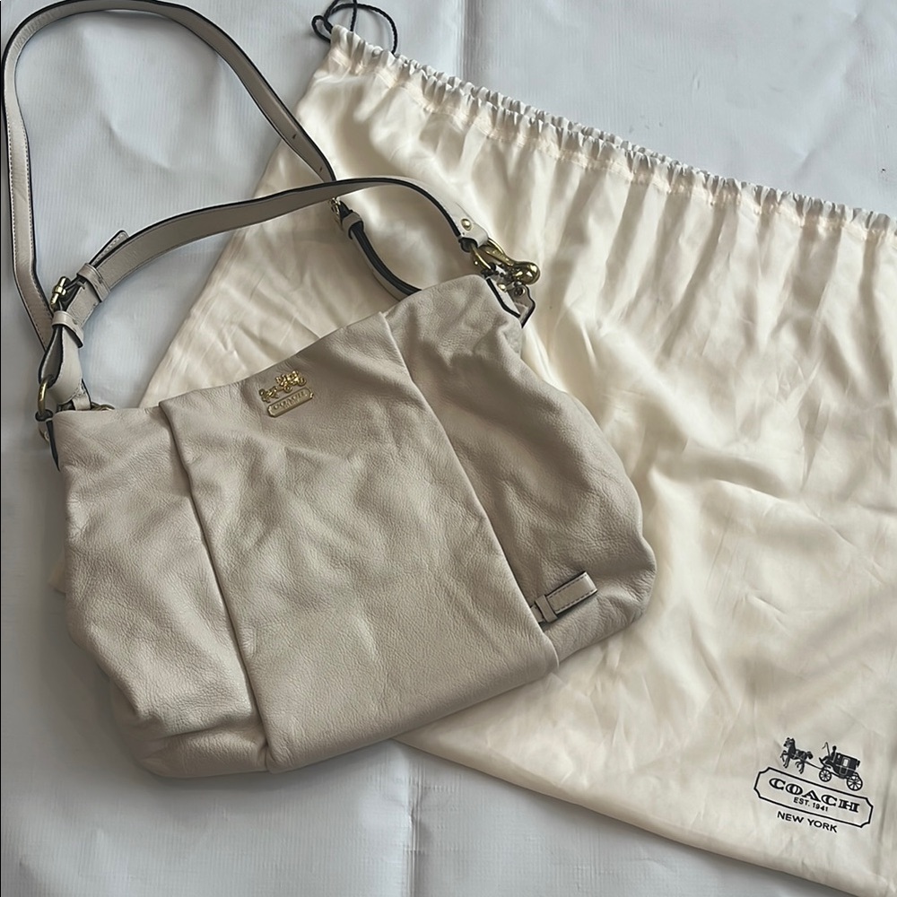 Coach Cream Leather Shoulder Bag with Slouchy Design